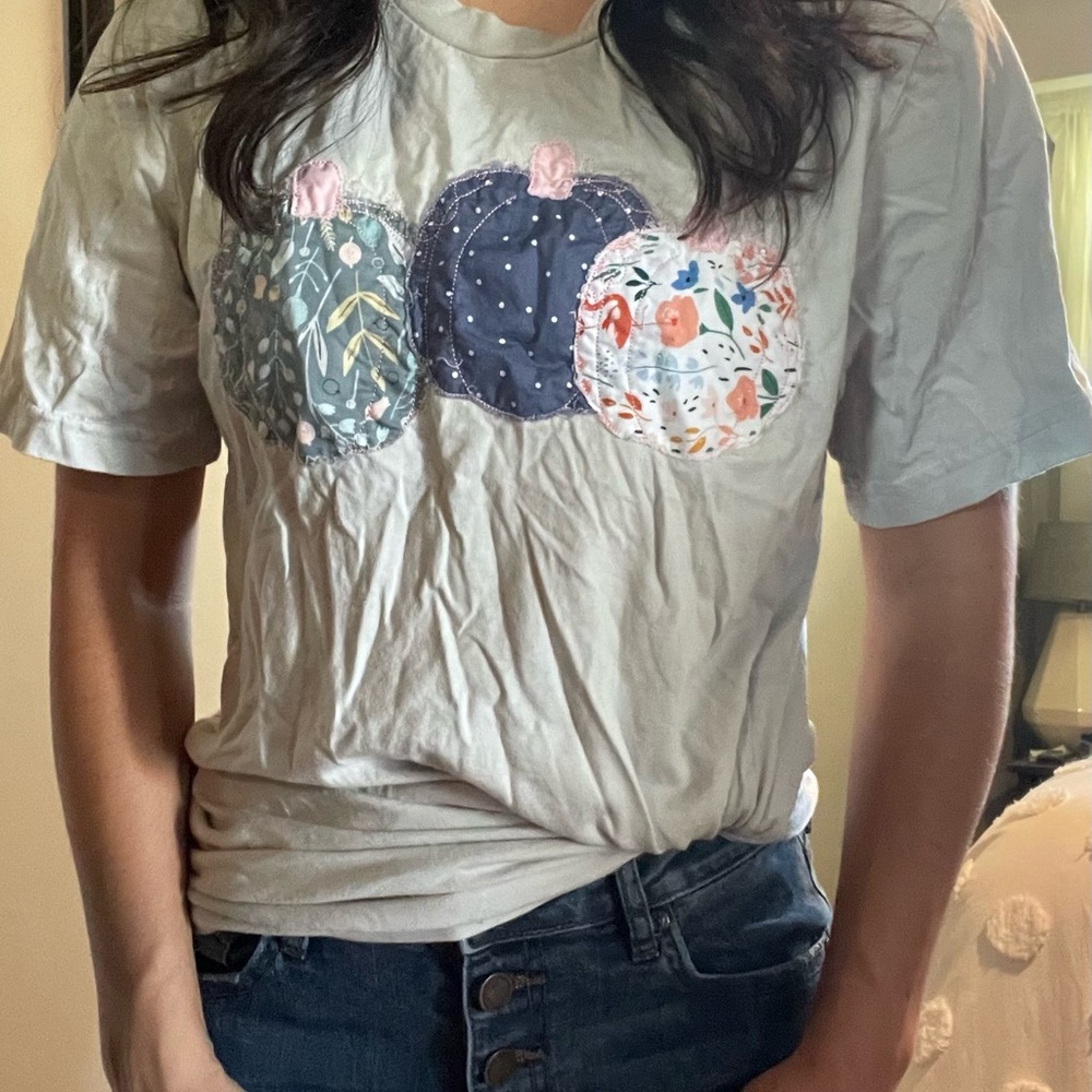 Custom Embroidery Pumpkin T-shirt - Size Medium